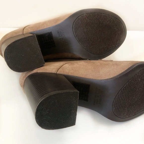 Forever 21 Faux Suede block heel Ankle Booties, taupe light brown - Picture 5 of 5